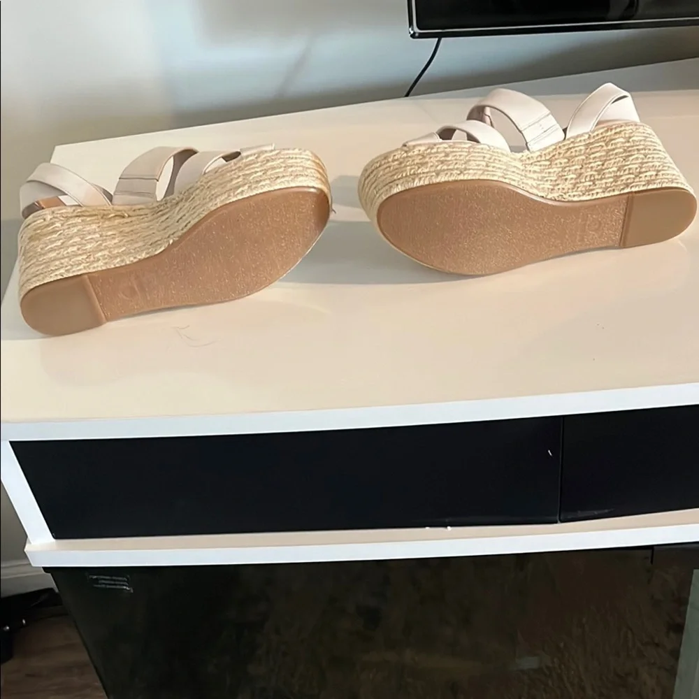 Nine West Cream Wedge Sandals with Adjustable Ankle Strap Size 8‎